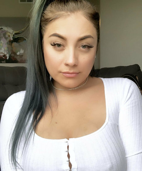 baddybinafree only fans content