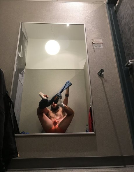 abeardedboy onlyfans pics