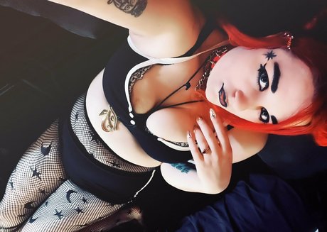 embergemini onlyfans porn leak