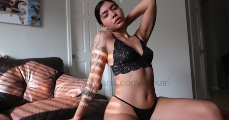 aakari onlyfans boobs