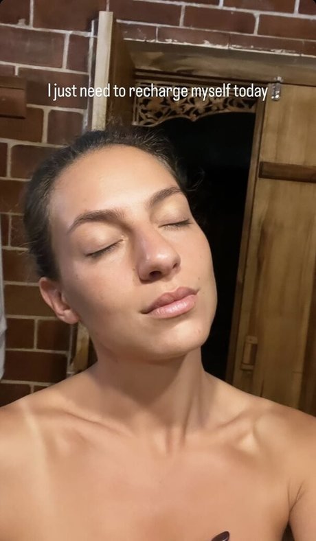 Ariel Kahana leaks onlyfans