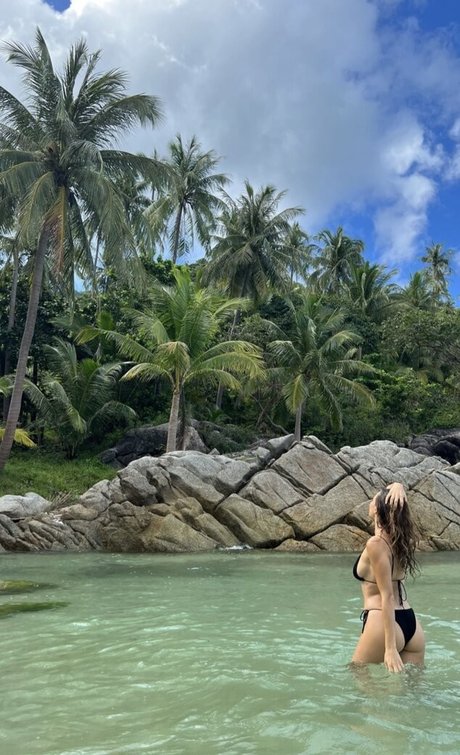 Ariel Kahana onlyfans leakd