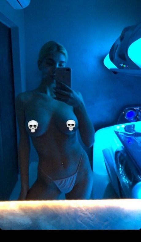 Sorayazoee onlyfans striptease