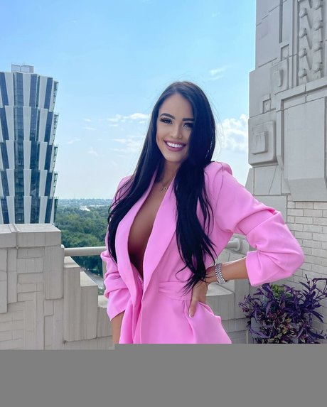 Rachel Stuhlmann only fans leaked