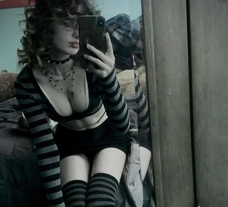 goth queen os free only fans