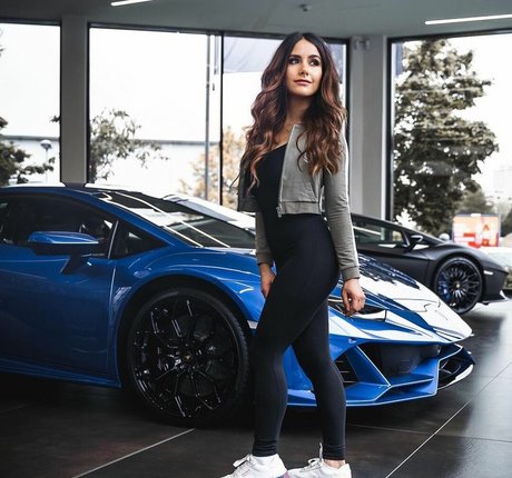 Lisa Yasmin hot onlyfans