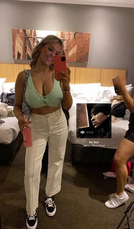 Chantelle A naked onlyfans leaked