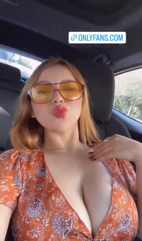 Arely Walle onlyfans leaked pics