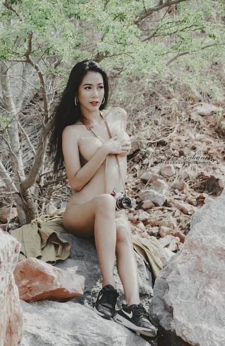 bellsnowbell onlyfans striptease