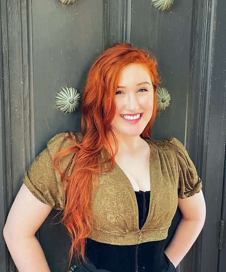 Julia Nilon onlyfans leajs