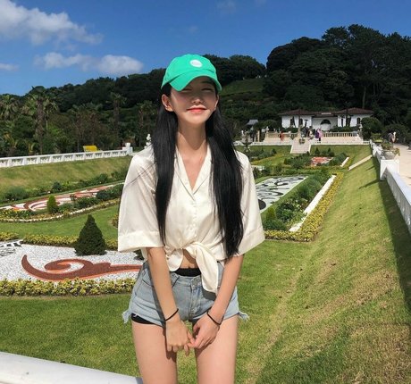 Haxxnini nude only fans