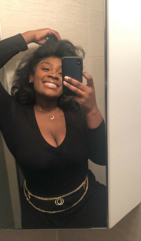 Zee Ngema onlyfans strip tease