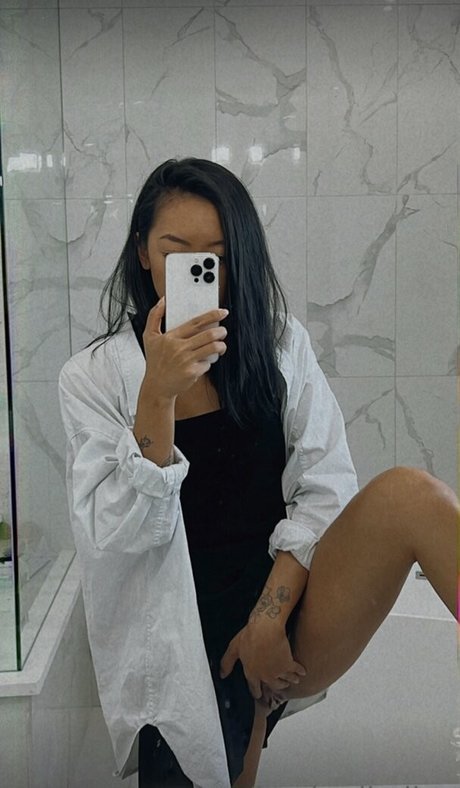 banhmibailee onlyfans topless