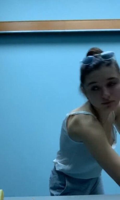 elleonora royal nude onlyfans leaks