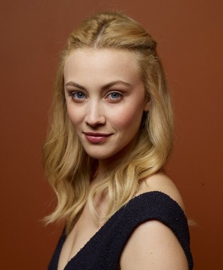 Sarah Gadon onlyfans nude