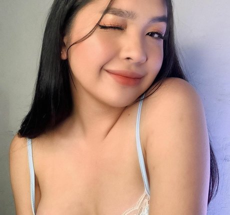 Zandy Acuin onlyfans pics