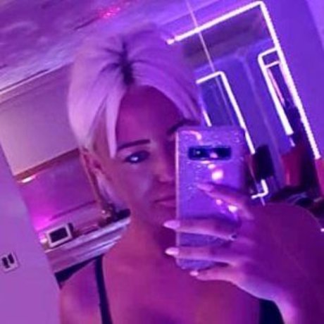 Kerrie Lee Cowan onlyfans leak nudes