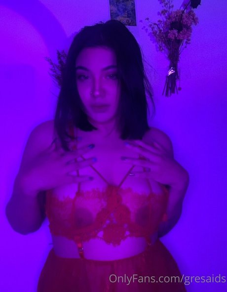 gresaids onlyfans post