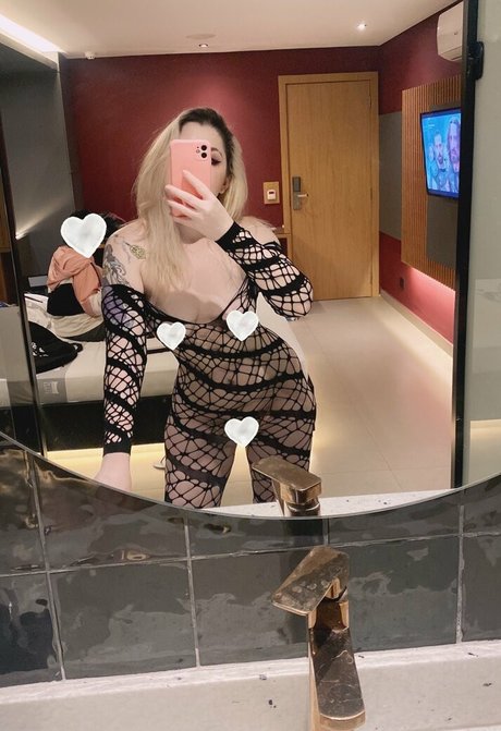 Kahsan Oni onlyfans photos