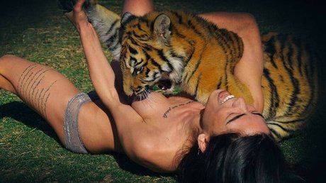 Didem Dinc only fans leaks