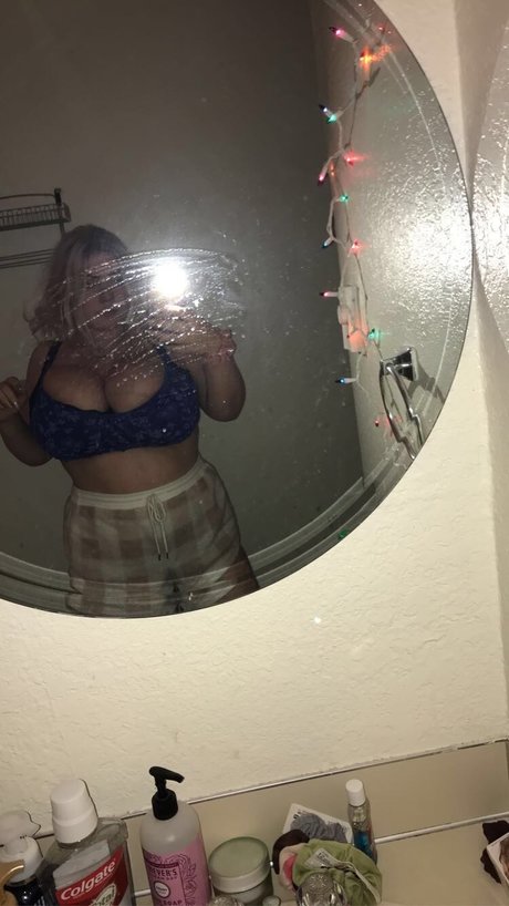 Gracekivlin strip onlyfans