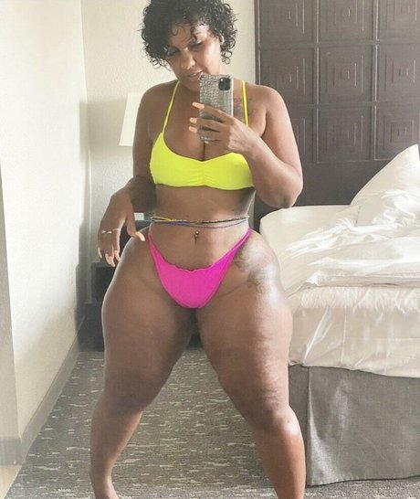 esmy v leaked nude onlyfans