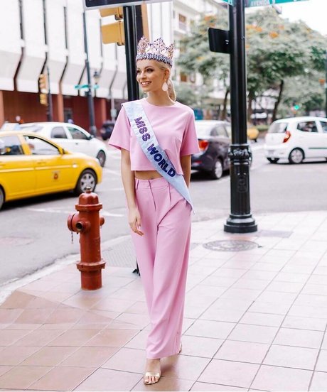 Karolina Bielawska nude onlyfans