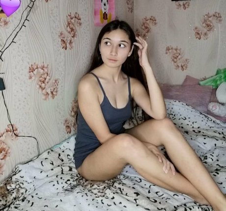 Yulia Sweet Girl onlyfans star