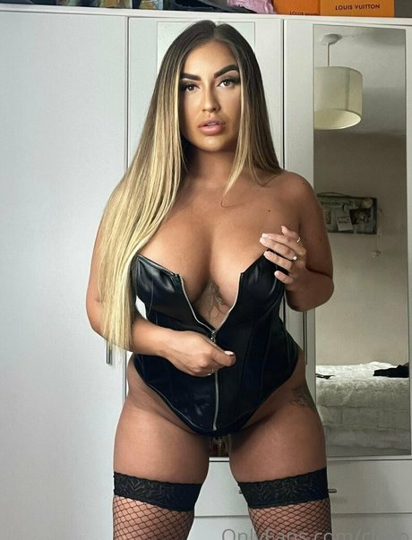 Chloe Fleming onlyfans naked