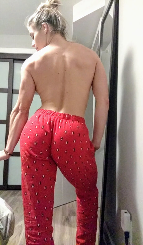 Myraxxxx nude only fans