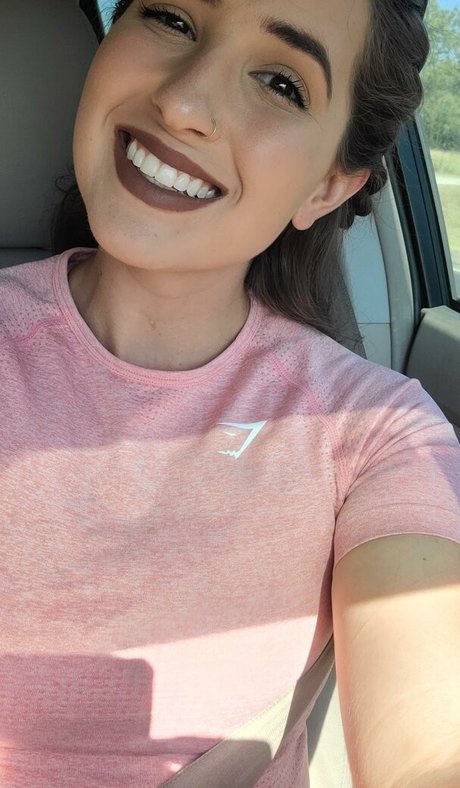 Lizzie All Day onlyfans leaj