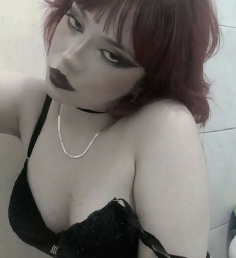 deadgirlws topless onlyfans