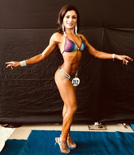 Mona Bhavsar onlyfans leaks xxx