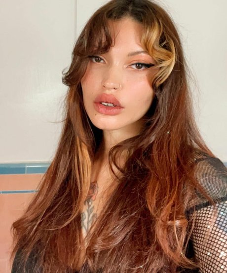 Maxine Ashley leaked onlyfans