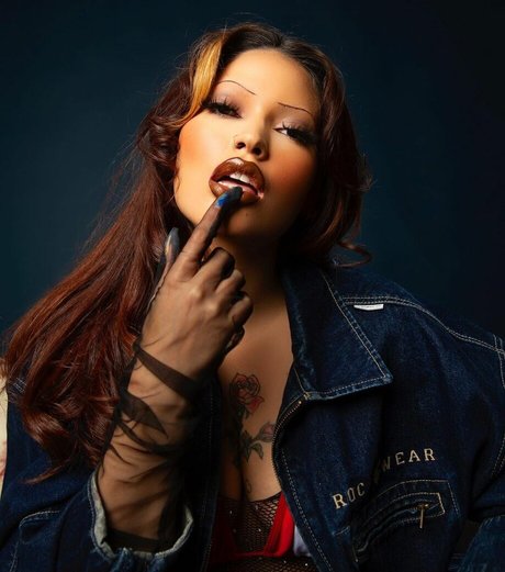 Maxine Ashley onlyfans nude leak