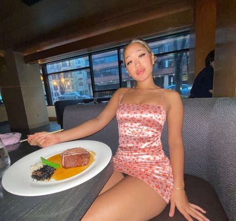 Pheenbaby onlyfans strip tease