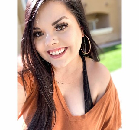 Lilly Zamora onlyfans leaks xxx