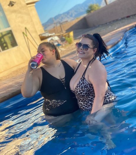 Lilly Zamora onlyfans content