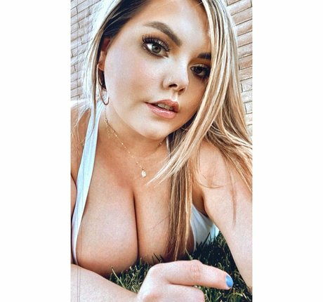 Lilly Zamora pics onlyfans