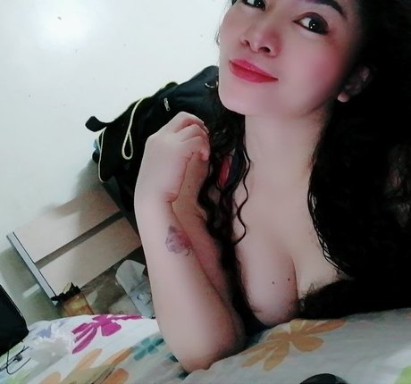 Lyzah Himso onlyfans post