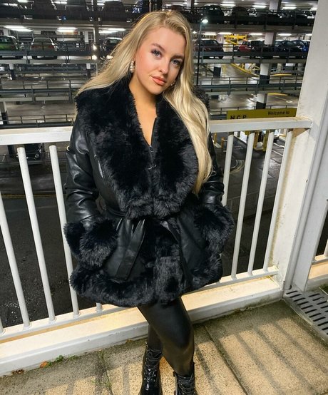 Amber R Brightman onlyfans nude