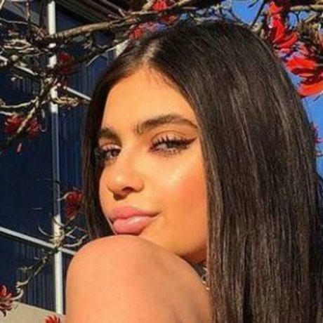 krissybertone only fans leaks