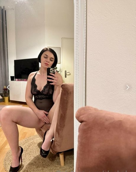 cloebaker nude leaks onlyfans