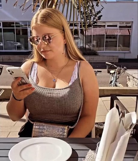 Aline Zwahlen onlyfans leaked nudes