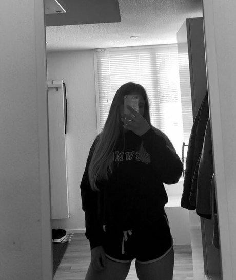 Aline Zwahlen leaked onlyfans