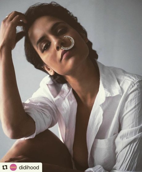 Agam Darshi only fans leak