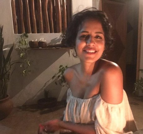 Agam Darshi onlyfans sextape