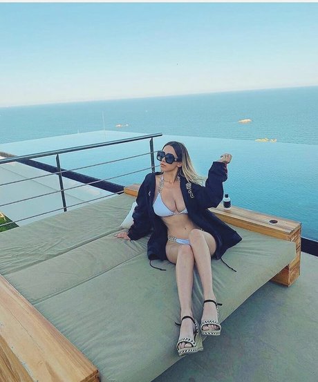 Elena Dostic Profile pic