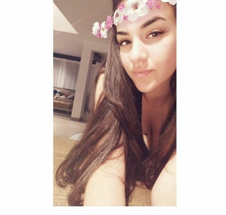 Sara Avni onlyfans leak