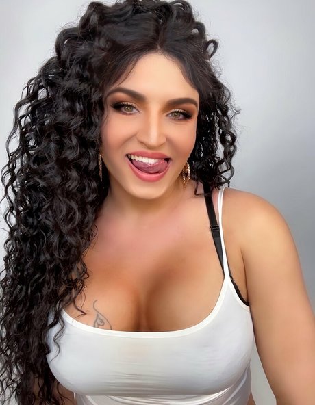 Brazilianhoneyy nude onlyfans pics